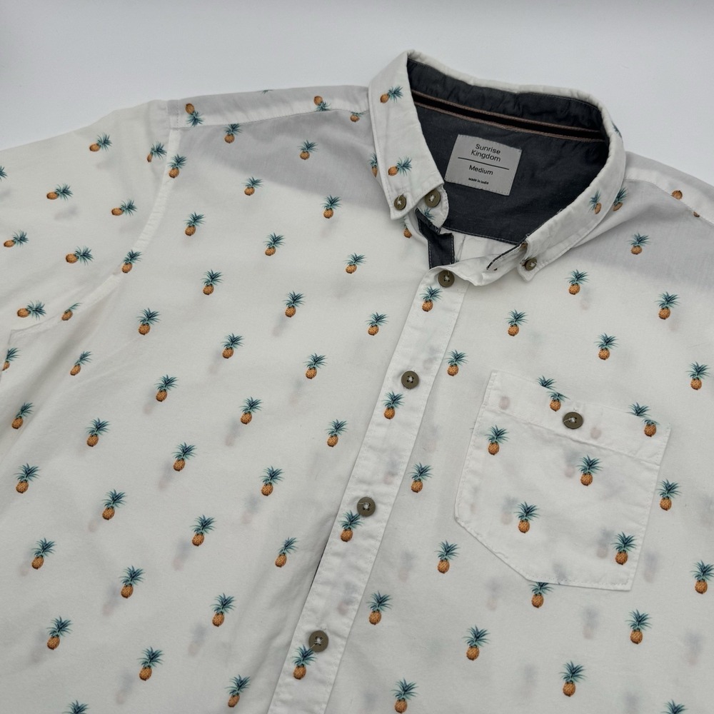 Sunrise Kingdom Men's‎ Medium Button Down Shirt Pineapples White Short Sleeve